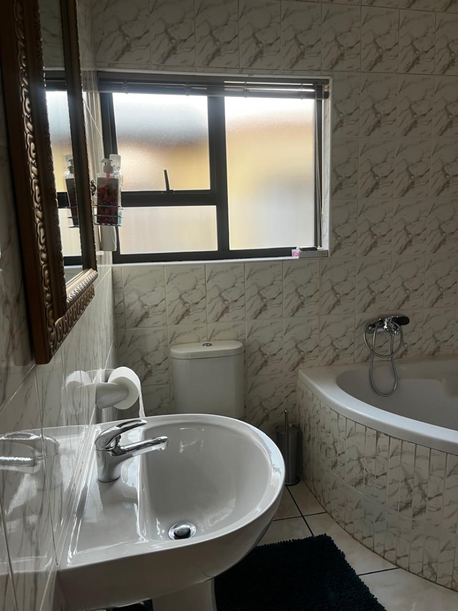 3 Bedroom Property for Sale in Mandela View Free State